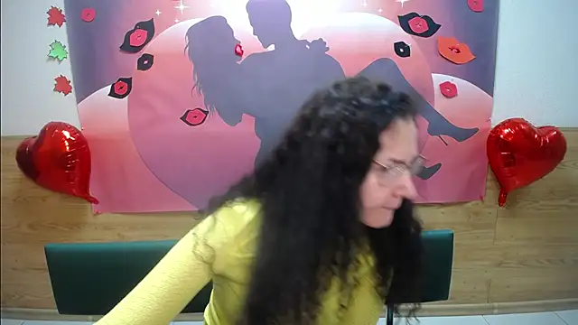 Snapshot of Miroslava_Happi chatting on October 2, 6:51 am Miroslava Happi online show from October 2, 6:51 am