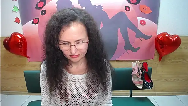 Snapshot of Miroslava_Happi chatting on October 13, 6:27 am Miroslava Happi online show from October 13, 6:27 am