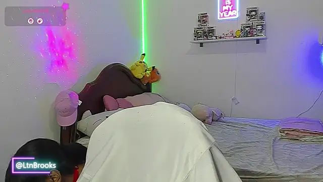 Annaa Brooks online show from February 8, 8:56 pm