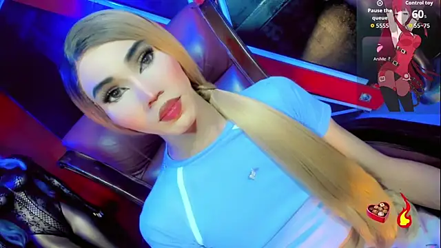 emelly horny  online show from November 22, 7:49 pm