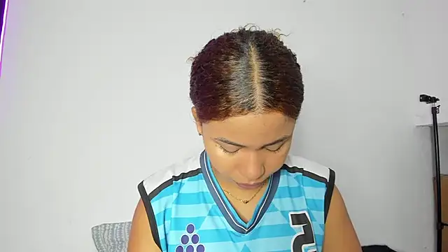 MELINAMARTINS online show from March 28, 8:52 pm