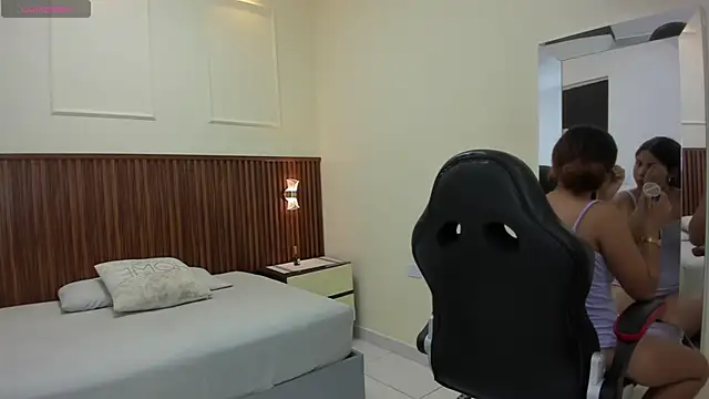 Snapshot of MELINAMARTINS chatting on September 22, 4:38 pm MELINAMARTINS online show from September 22, 4:38 pm