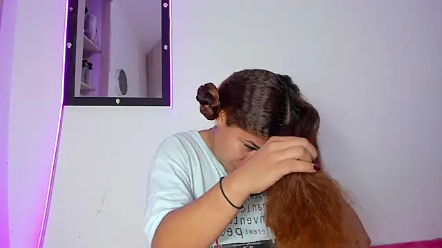 MELINAMARTINS online show from April 13, 8:53 pm