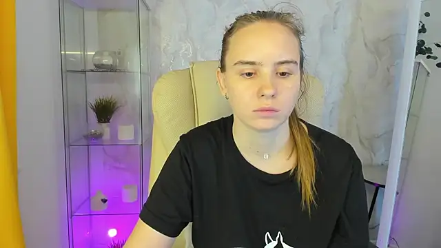 Lika 0ne online show from November 8, 1:49 pm