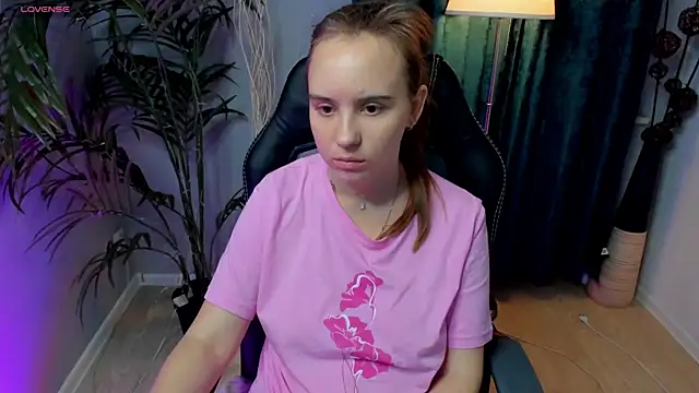 Lika 0ne online show from October 28, 11:16 am