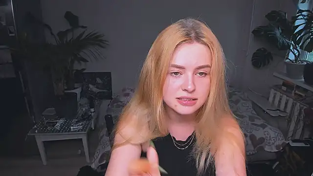 Alexa Pirs online show from September 13, 2:58 pm