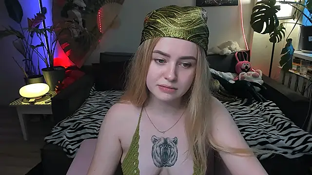 Alexa Pirs online show from February 22, 2:29 pm