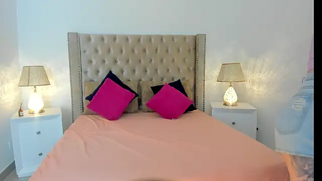 CandieGilson   online show from November 9, 12:34 pm