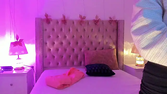 CandieGilson   online show from February 20, 11:34 am