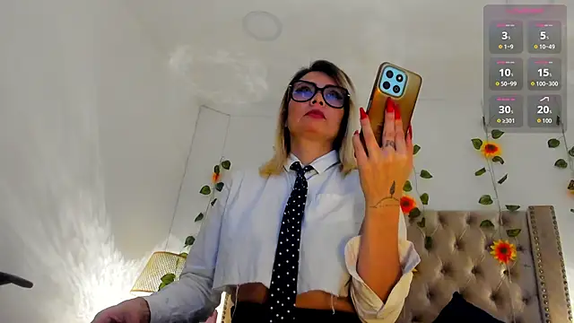 CandieGilson   online show from September 26, 11:52 am