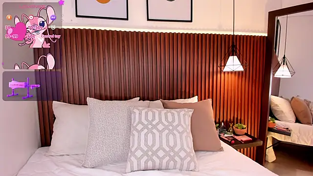 julietaevanns online show from November 7, 2:28 am