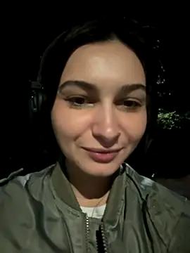 lunalovelee online show from September 29, 6:13 pm