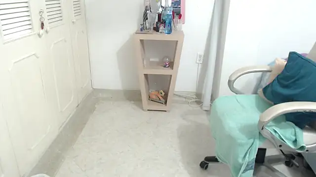 leonela 69 online show from April 15, 8:48 am