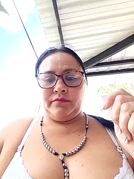 Snapshot of promiscuous-indecent-momm chatting on October 14, 7:49 pm promiscuous-indecent-momm online show from October 14, 7:49 pm