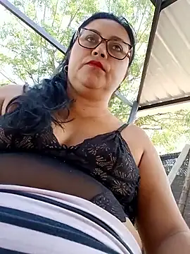 Snapshot of promiscuous-indecent-momm chatting on September 13, 7:33 pm promiscuous-indecent-momm online show from September 13, 7:33 pm