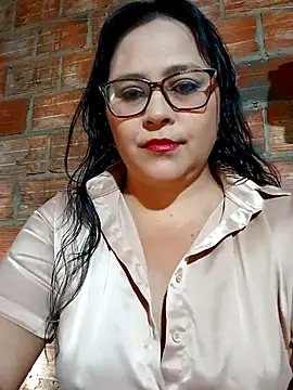 Snapshot of promiscuous-indecent-momm chatting on September 17, 8:40 pm promiscuous-indecent-momm online show from September 17, 8:40 pm