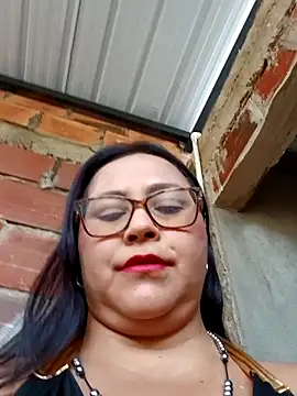 Snapshot of promiscuous-indecent-momm chatting on October 2, 7:41 pm promiscuous-indecent-momm online show from October 2, 7:41 pm