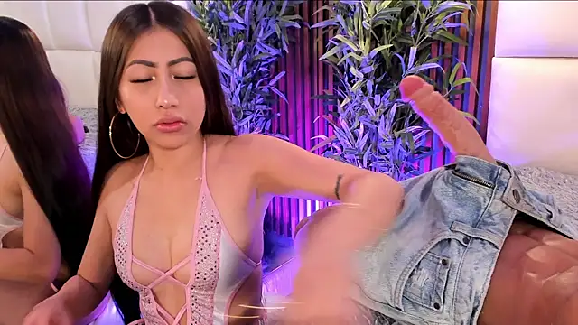 MelanieHillss online show from March 15, 4:47 am