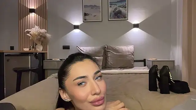 alissadreams online show from October 8, 1:26 pm