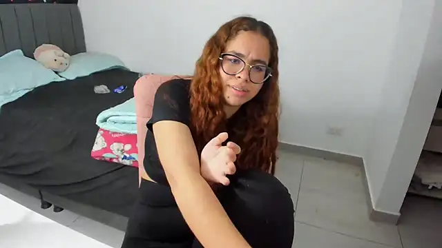 Snapshot of Greciaruiz_ chatting on October 12, 12:57 am Greciaruiz online show from October 12, 12:57 am