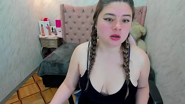 Lianngrace online show from December 19, 3:37 pm