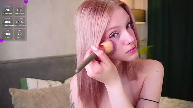 EdlaHewell online show from March 29, 1:15 am