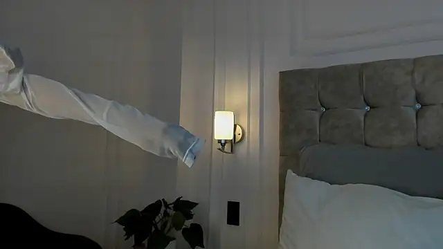 JasmineRoss 1 online show from November 5, 7:30 pm