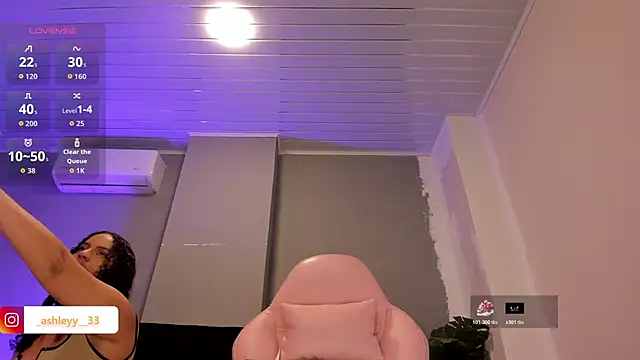  Ashley 33 online show from November 28, 8:45 pm