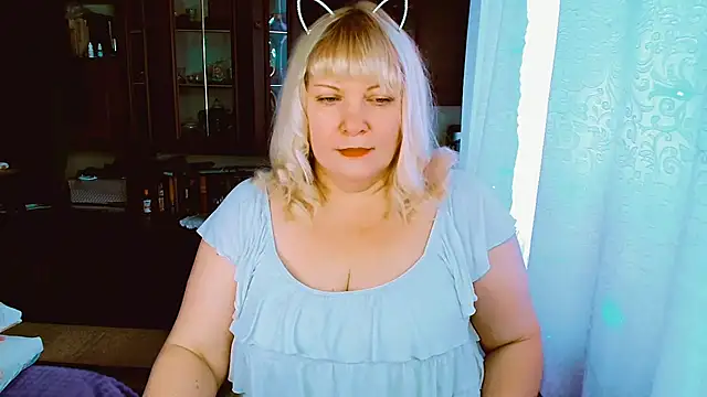 FlowerButterf online show from November 7, 7:14 am