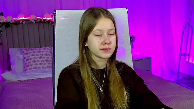 EveMundie online show from February 5, 6:27 am