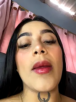 Snapshot of Emily_sharlot chatting on September 15, 4:58 pm Emily sharlot online show from September 15, 4:58 pm