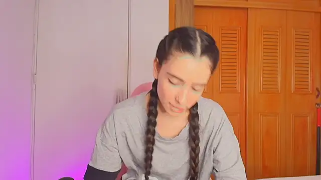 Peach Rose  online show from October 27, 10:15 pm