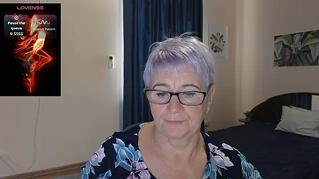 Sandra Snowflake online show from October 23, 12:22 pm