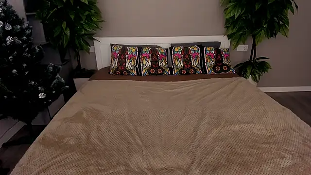 PaigePrado online show from December 16, 6:41 am