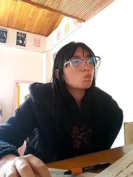 Arielle lov online show from October 23, 4:24 pm