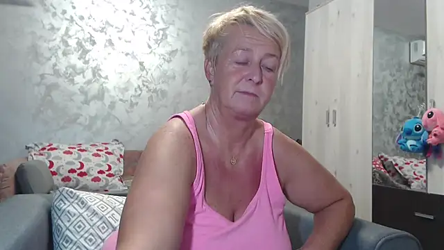 Snapshot of RosesandLillies chatting on September 21, 5:55 pm RosesandLillies online show from September 21, 5:55 pm