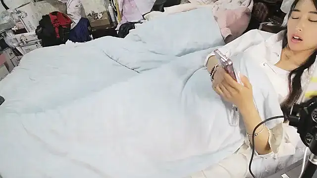 hebe-02 online show from April 5, 2:05 pm