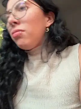 Alice surprise online show from December 13, 8:48 pm