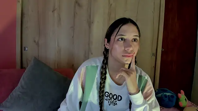 TANIA 06 online show from June 24, 1:10 pm