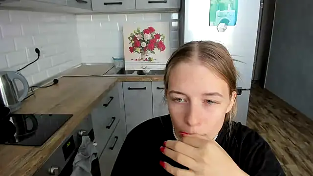 Snapshot of AnnNorriss chatting on October 20, 10:40 am AnnNorriss online show from October 20, 10:40 am