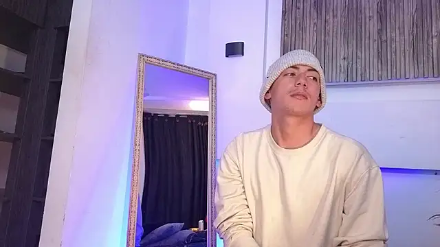 aron and paula online show from November 9, 5:03 am