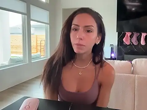 caylawatsun online show from November 23, 5:47 pm