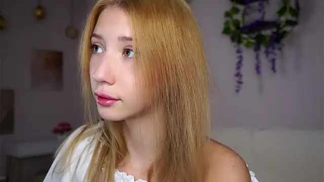 SunnivaCovil online show from October 27, 2:45 pm