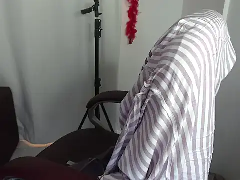 Mature 2025 online show from March 1, 9:36 pm