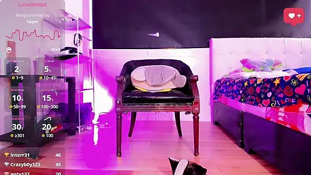 jymena xxx online show from April 17, 9:50 pm