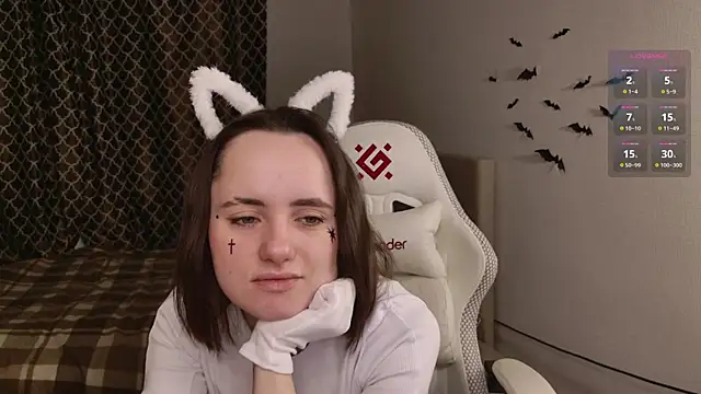 Luna Loveee online show from October 31, 4:25 am