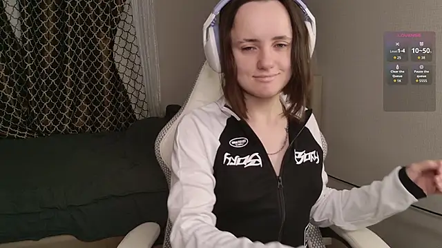 Luna Loveee online show from October 23, 3:45 am