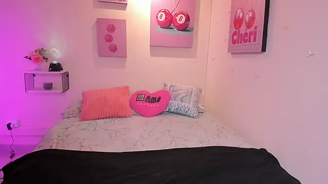 Selene bennet online show from December 14, 3:40 pm