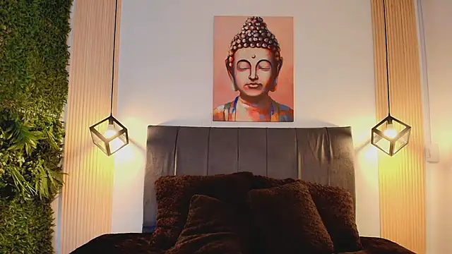 Cassie bloom online show from December 19, 8:45 pm