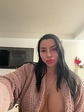 Mia Splash online show from March 11, 5:48 pm